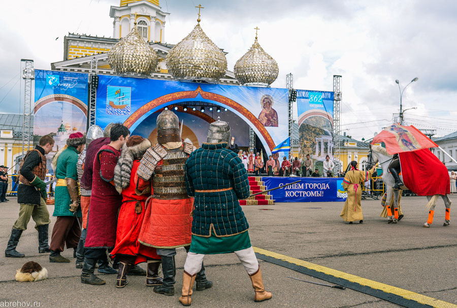 День костромы. Кострома праздник. Кострома днем. Праздник в городе. Традиции Костромы.