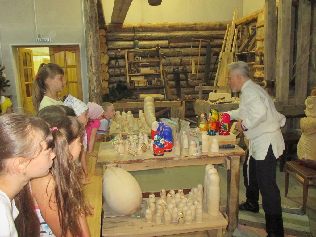 01-Lavrovskaya-fabrika-khudozhestvennoy-rospisi.jpg 01-Lavrovskaya-fabrika-khudozhestvennoy-rospisi.jpg