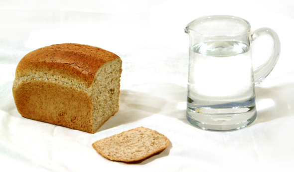хлеб и вода.jpg