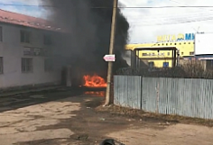 Спасатели потушили загоревшийся автомобиль в Костроме 
