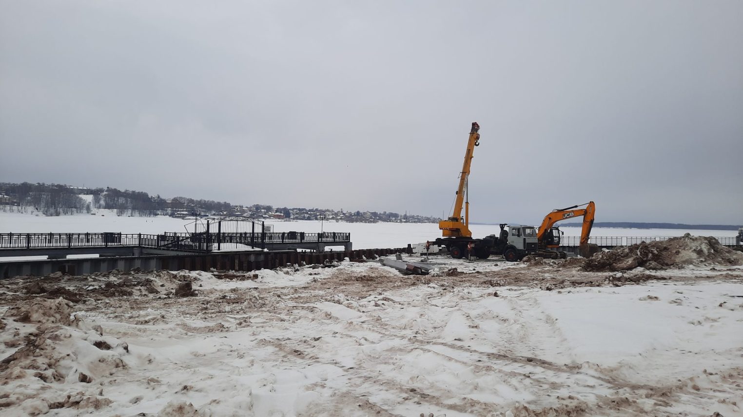 Работы по берегоукреплению Волги в Костроме вовремя не завершили