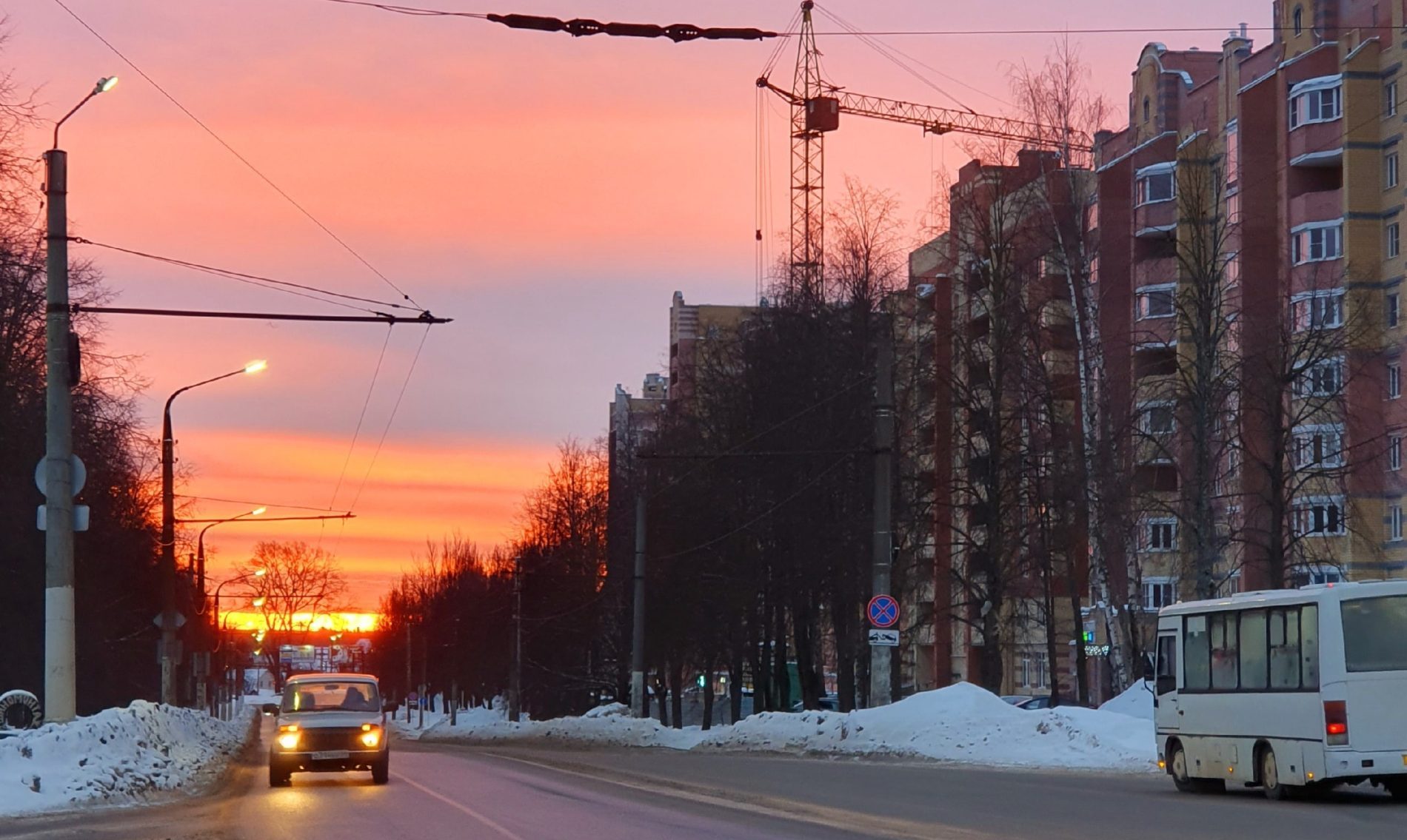 Рассветы, закаты: алое небо над Костромой завирусилось в соцсетях