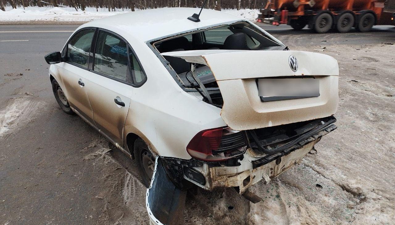 Две иномарки в Костроме жестко пострадали в аварии