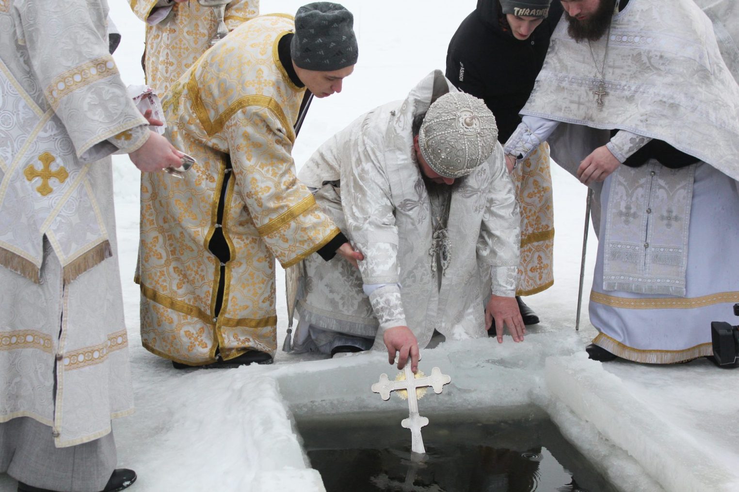 В Костроме начались крещенские купания