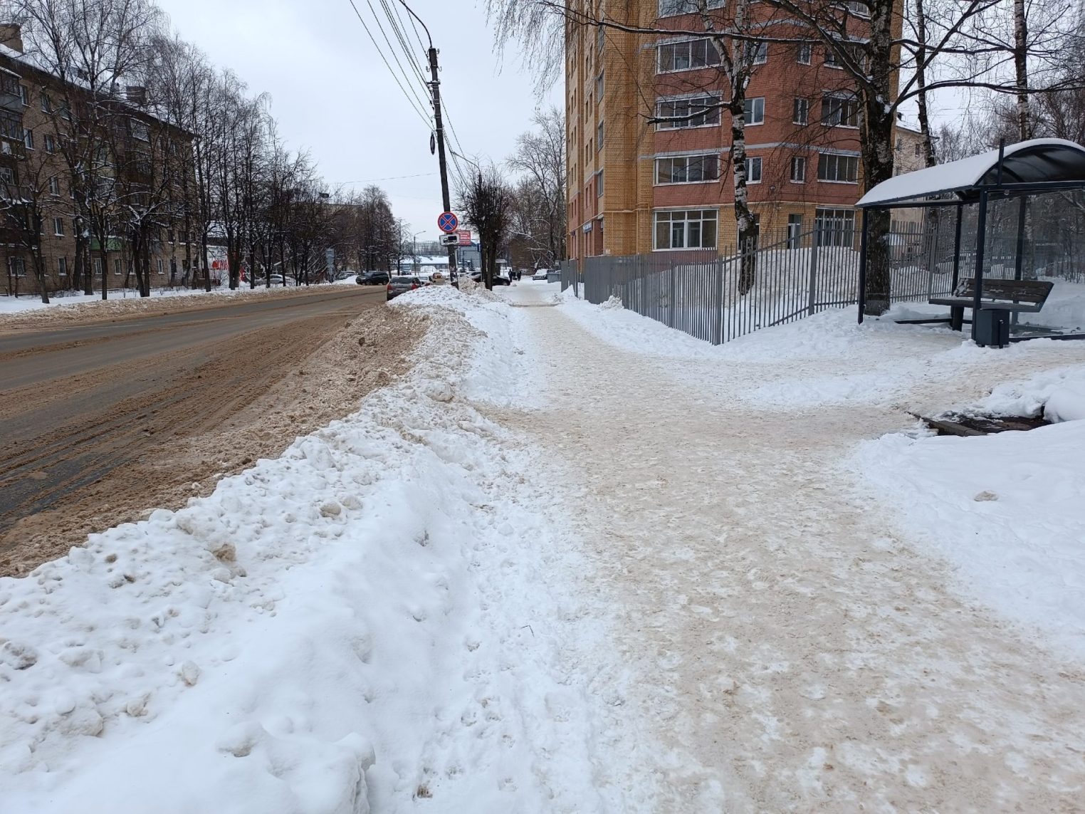 В Костроме в Рождество люди замерзали на остановках