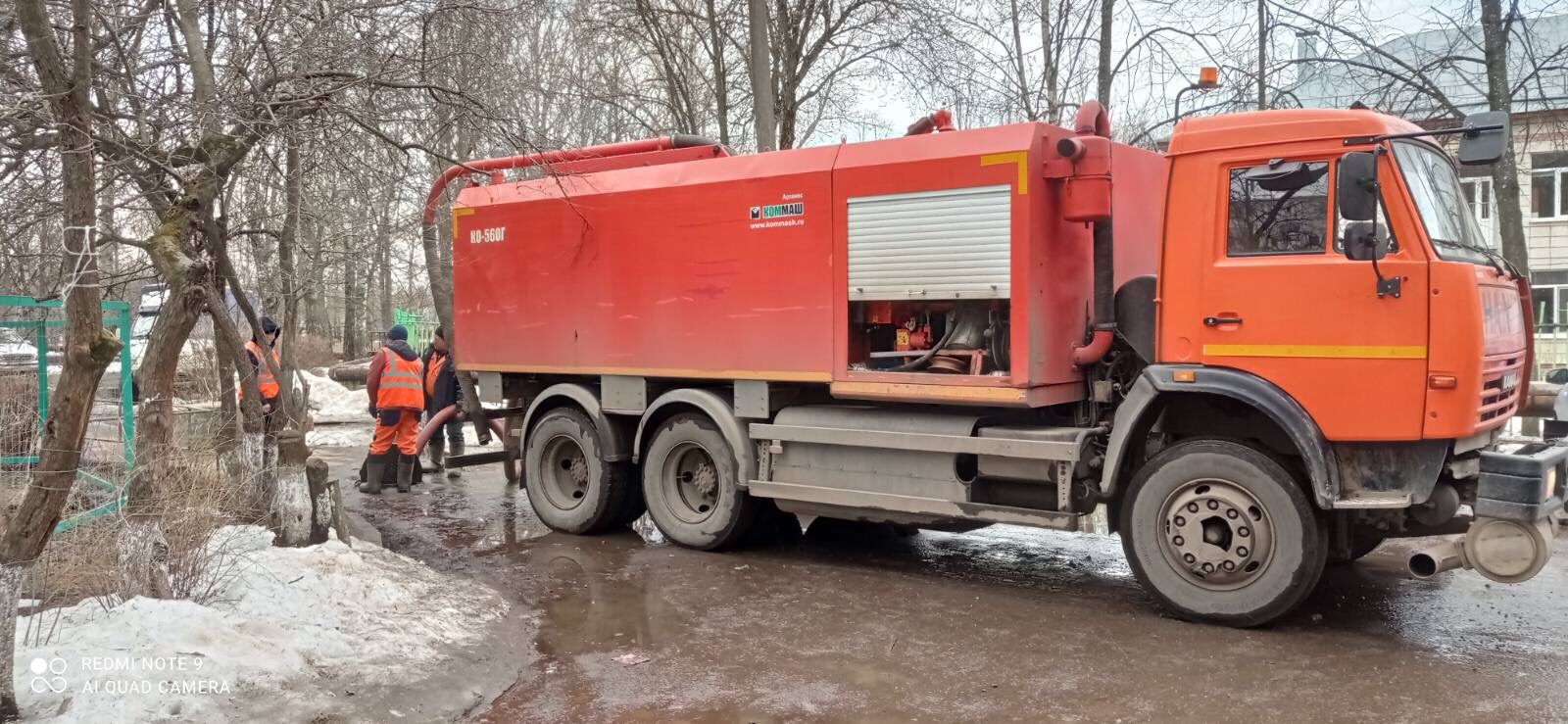 Из-за аномальных морозов трубопроводы в Костроме проливают кипятком