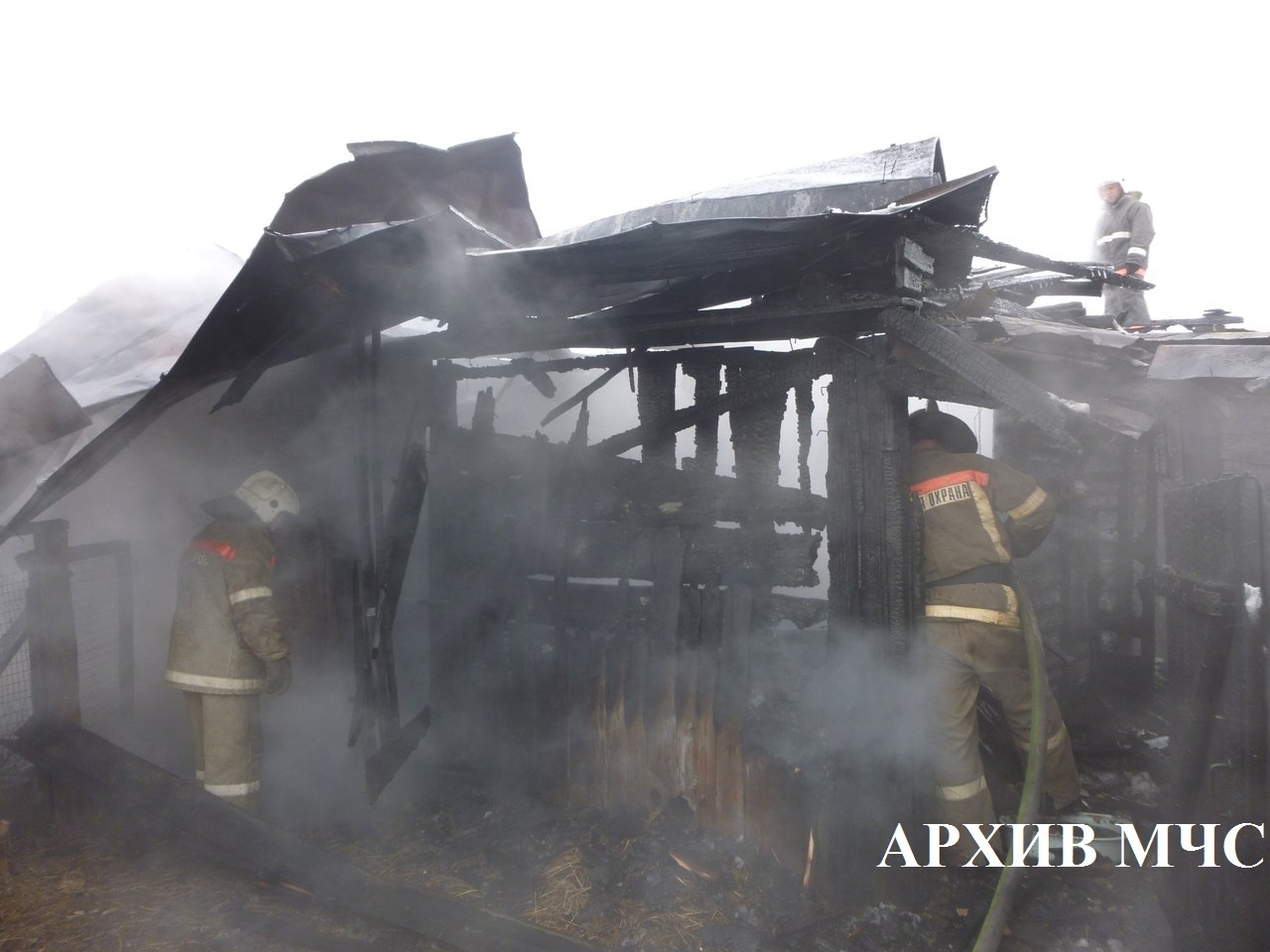 Более двадцати голов погибли на пожаре в костромской деревне