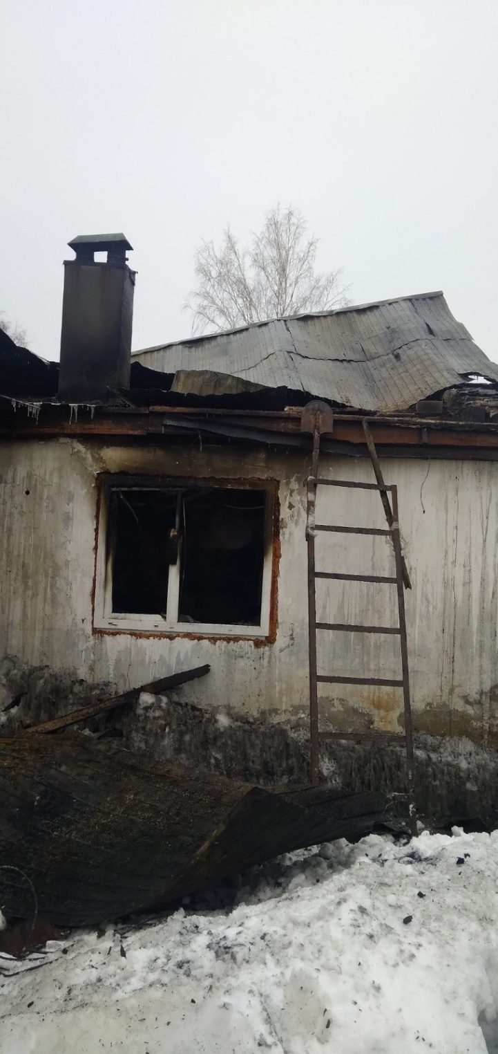 Без крыши над головой: в Костроме погорельцы просят о помощи
