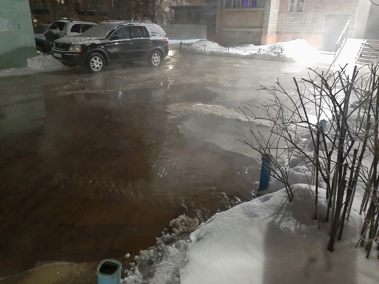 В Костроме в мороз случился потоп на двух улицах