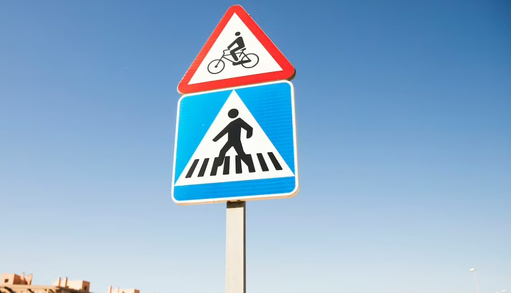 Костромским водителям придется учить новые дорожные знаки