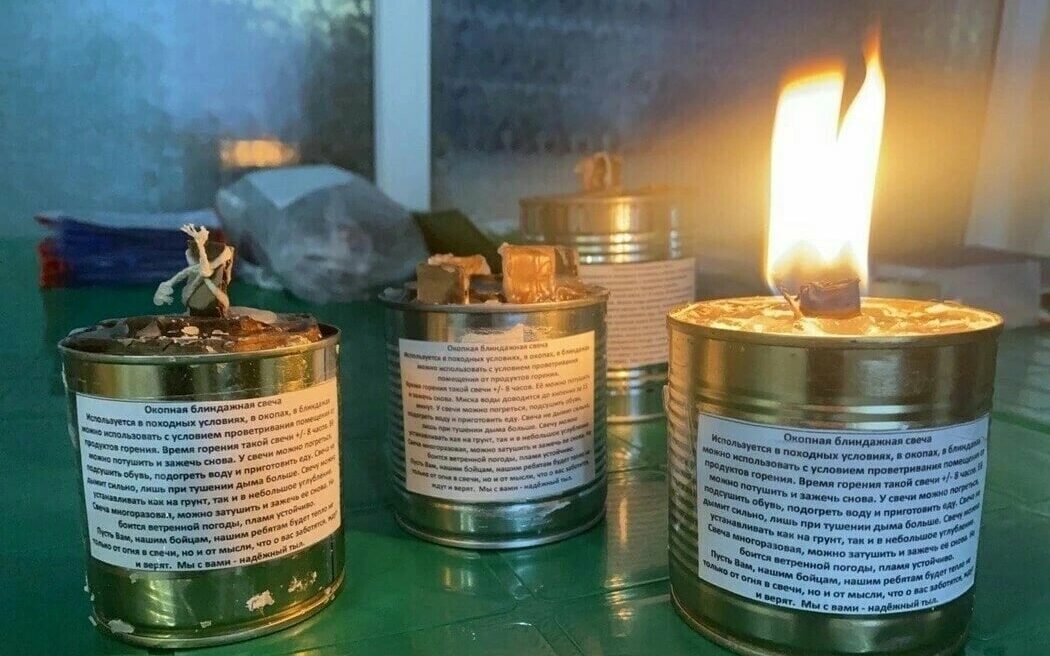 Семья из костромской глубинки изготавливает окопные свечи для бойцов СВО