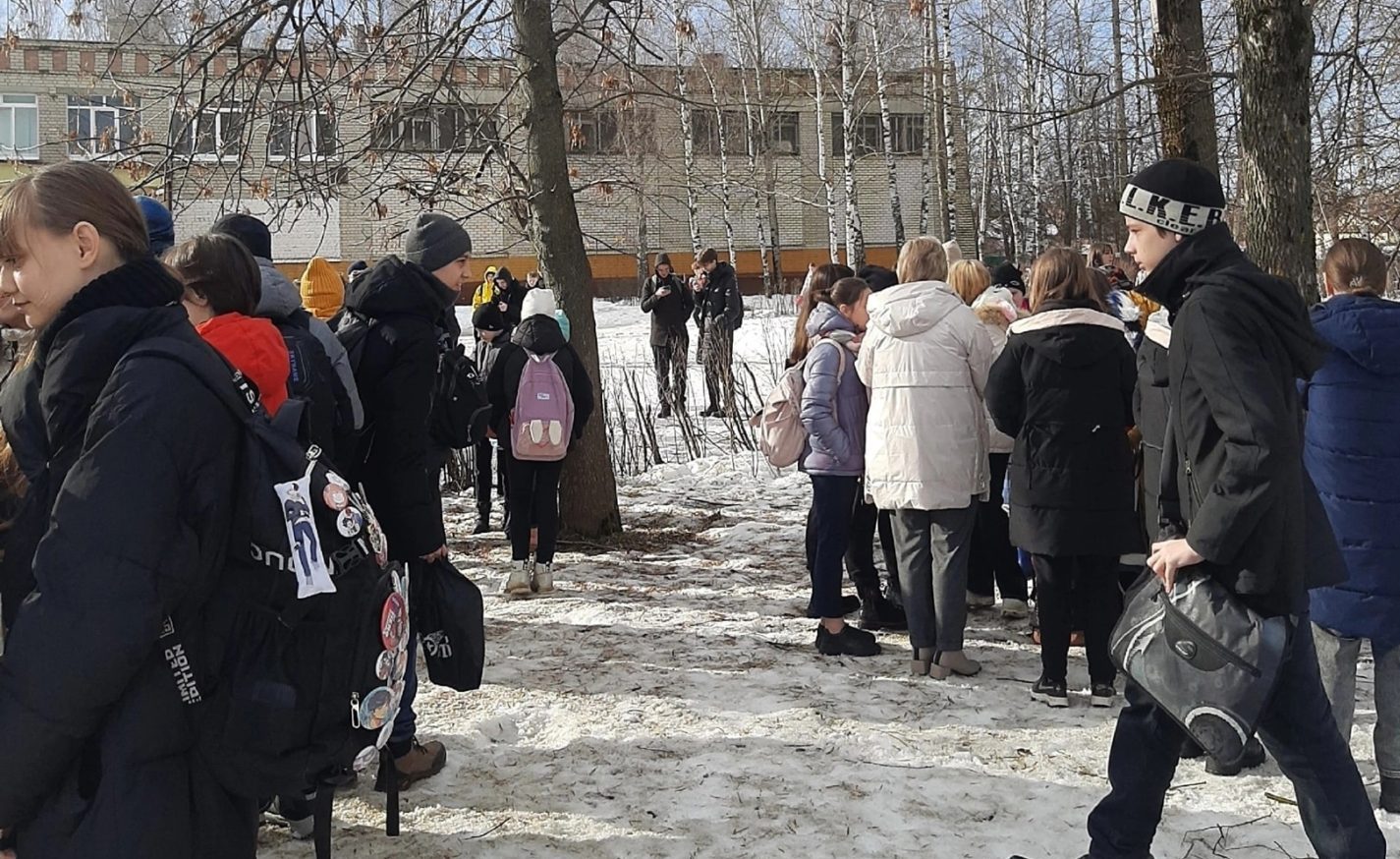 В Костромской области третий день подряд эвакуируют школьников и студентов