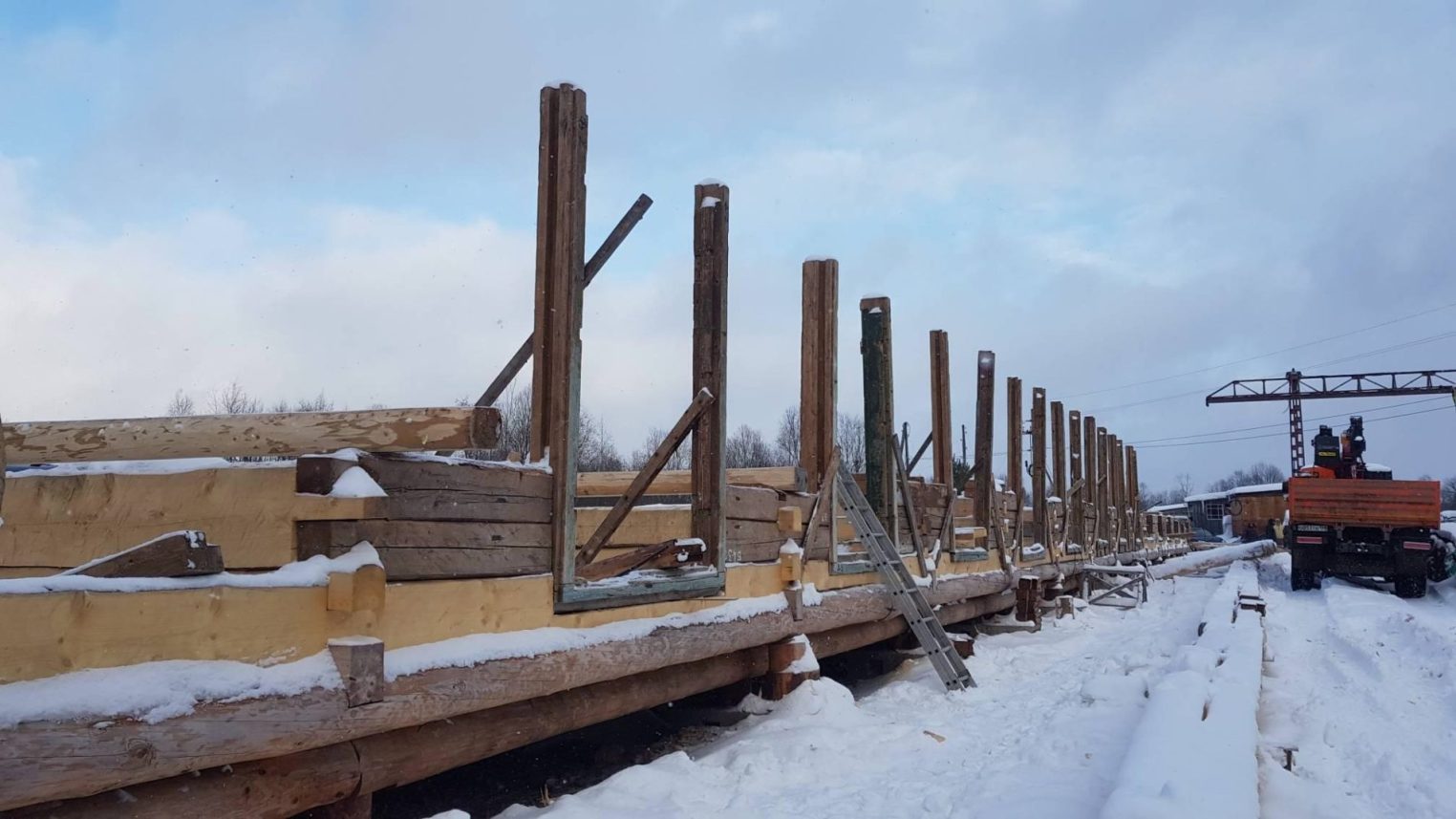 Уникальные деревянные ряды в костромском райцентре разобрали по бревнышкам