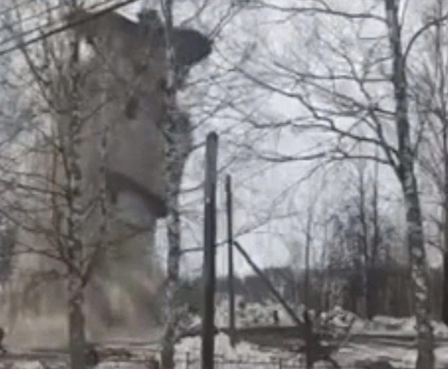 Прокуратура начала проверку по факту опасного сноса водонапорной башни в Костромской области
