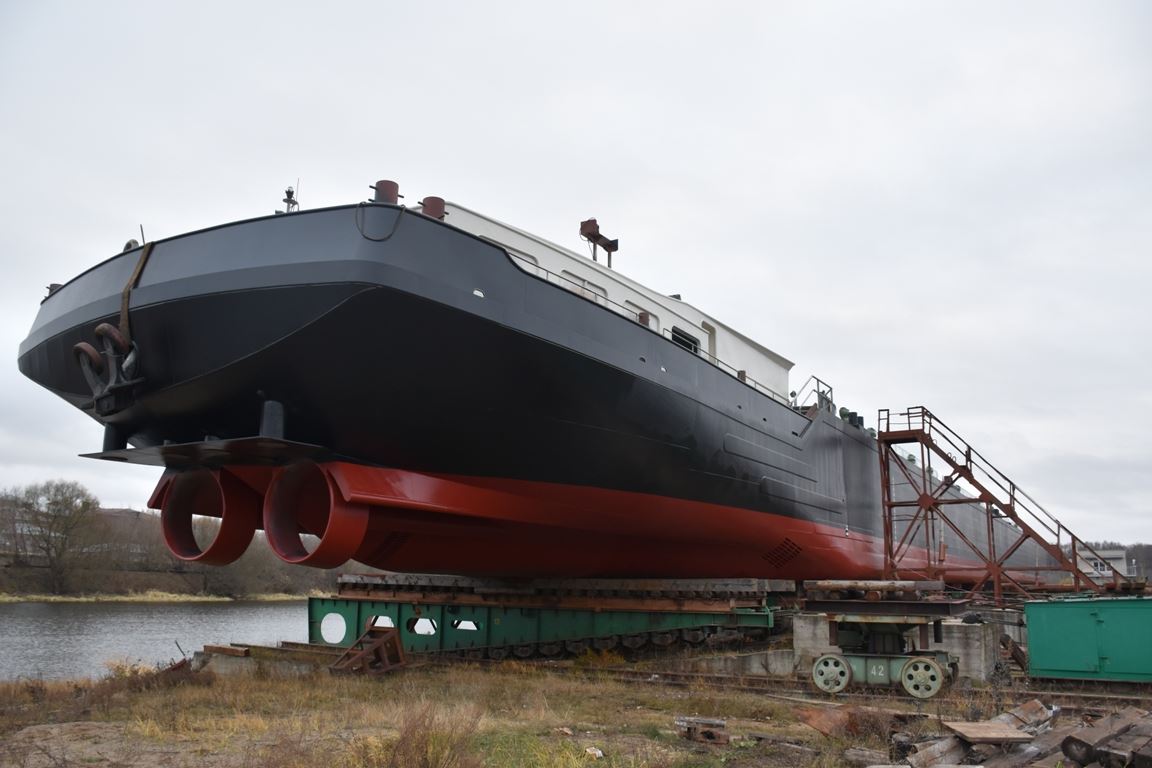В Костроме строят две морские баржи и пассажирский корабль «Чайка»