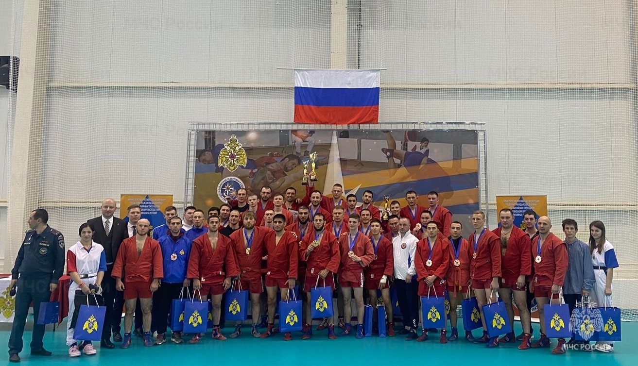 Костромич взял «серебро» на федеральных соревнованиях МЧС России по самбо