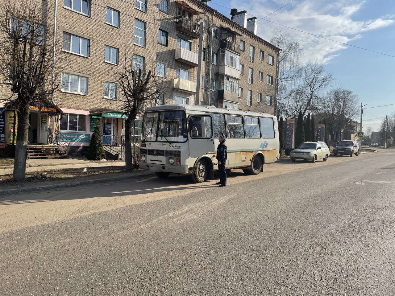 28 неисправных автобусов выявили автополицейские на костромских дорогах