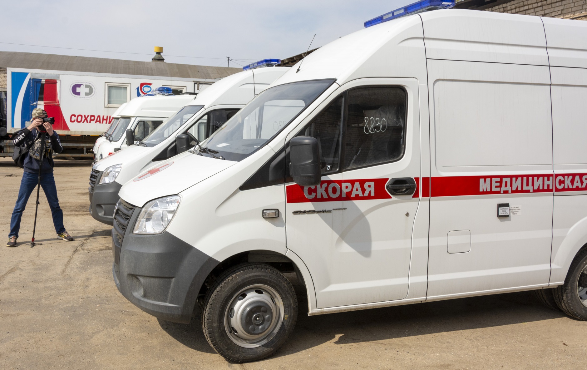 6 райцентров Костромской области получат новые машины скорой помощи