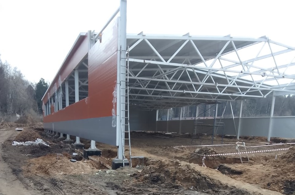 На Костромском ипподроме строят крытый манеж
