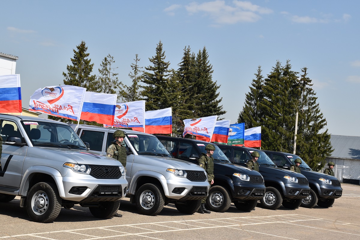 Партия автомобилей. Автомобиль партии. Военные автомобильные регионы.