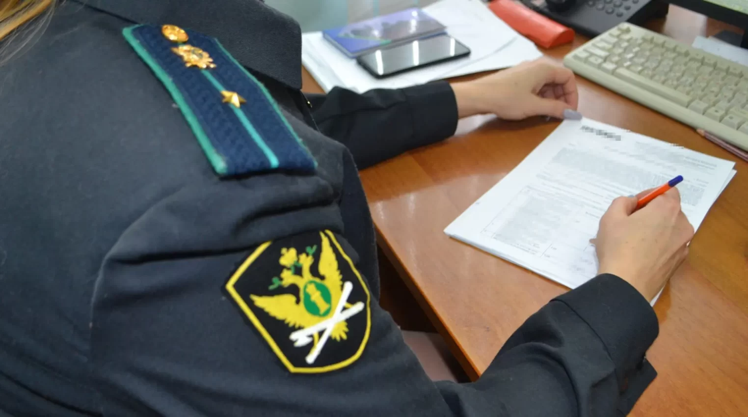 Наглому приставу за беспредел дали мягкое наказание
