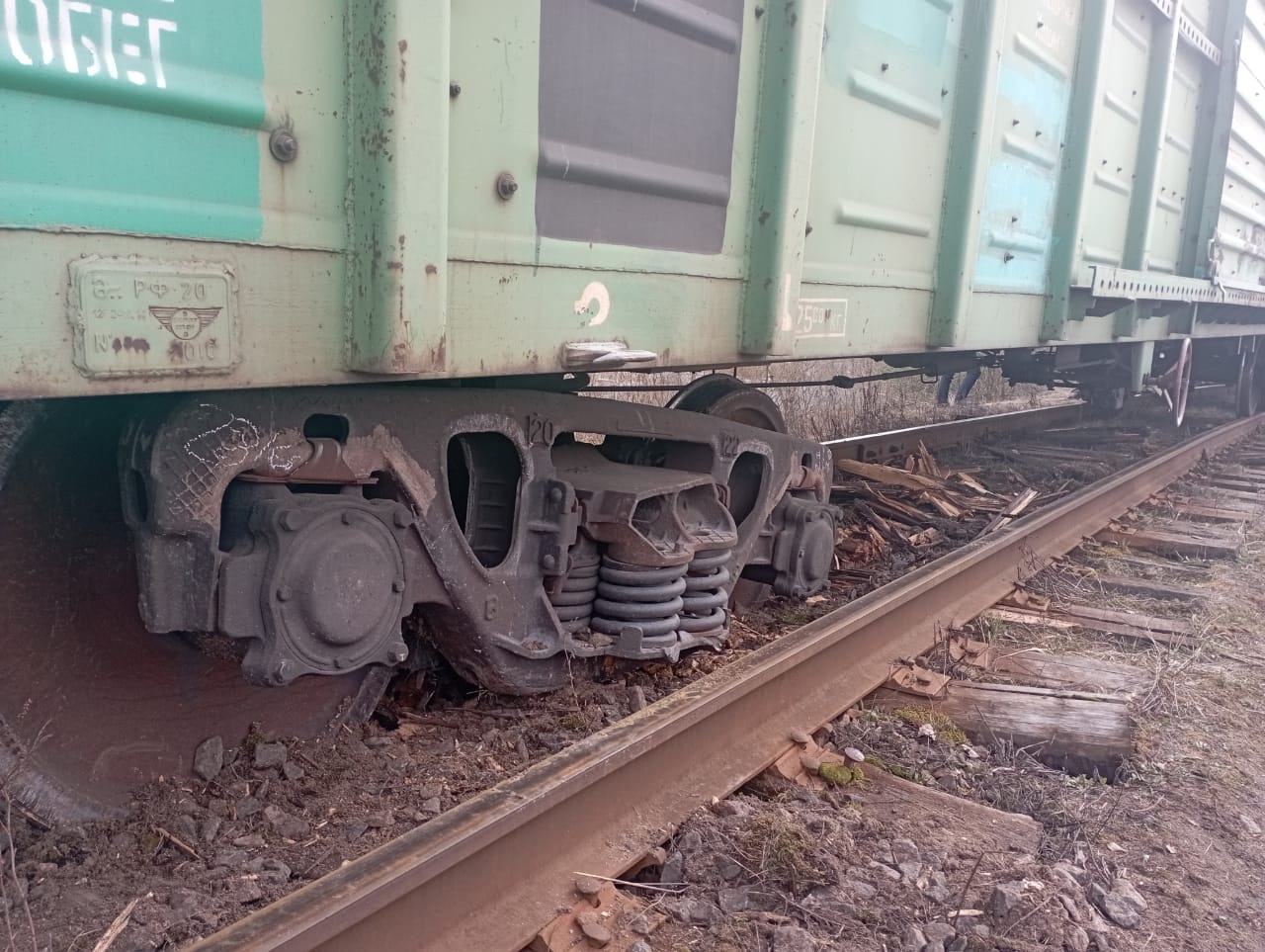 В Костромской области поезд сошел с рельсов