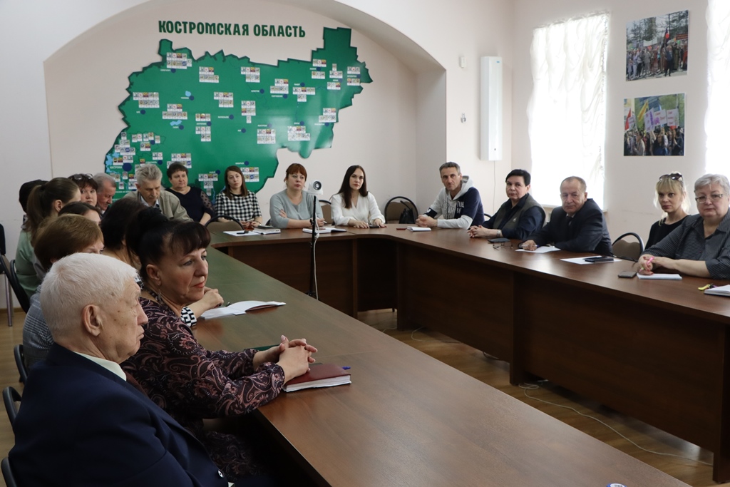 Заместитель губернатора Елена Журина встретилась с профсоюзным активом Костромской области
