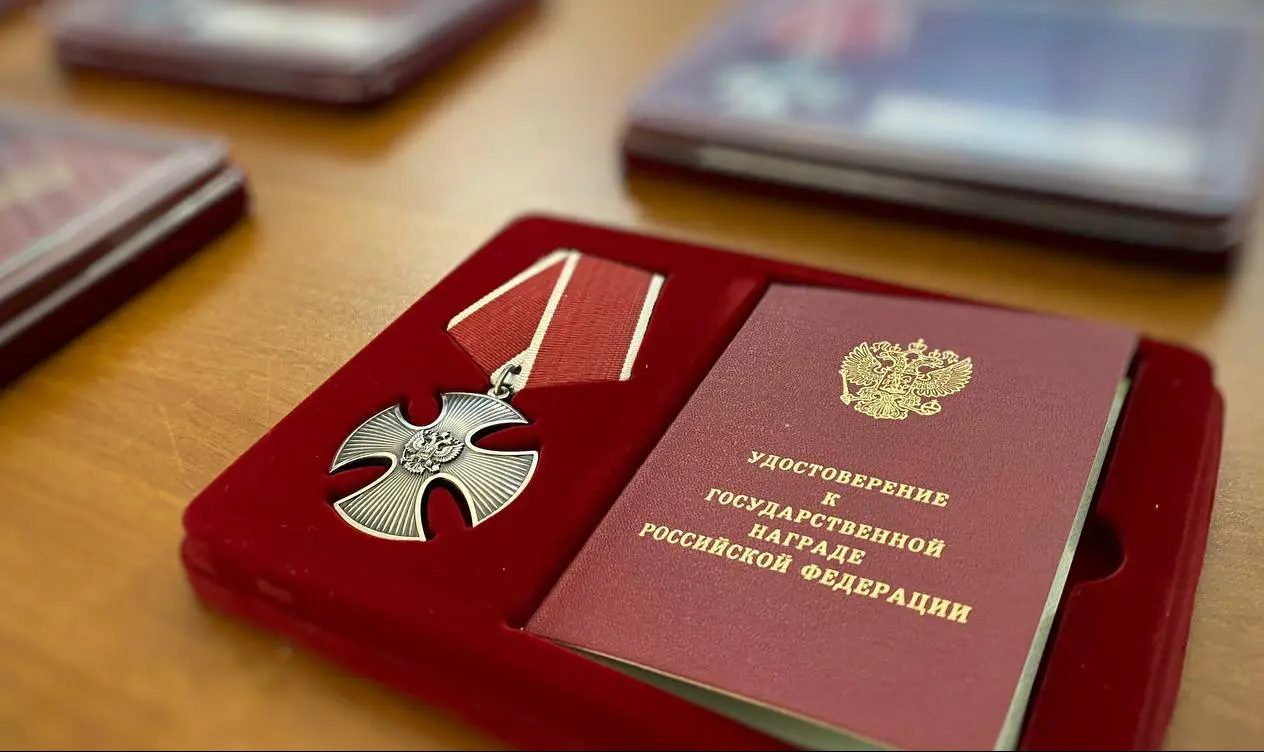 Костромские воины-химики получили государственные награды из рук генерала