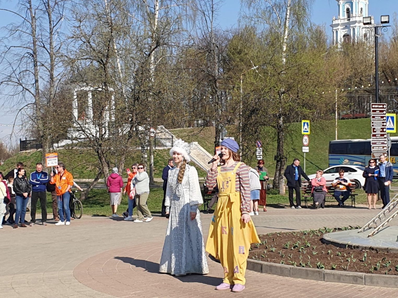 Первый теплоход с туристами прибыл в Кострому