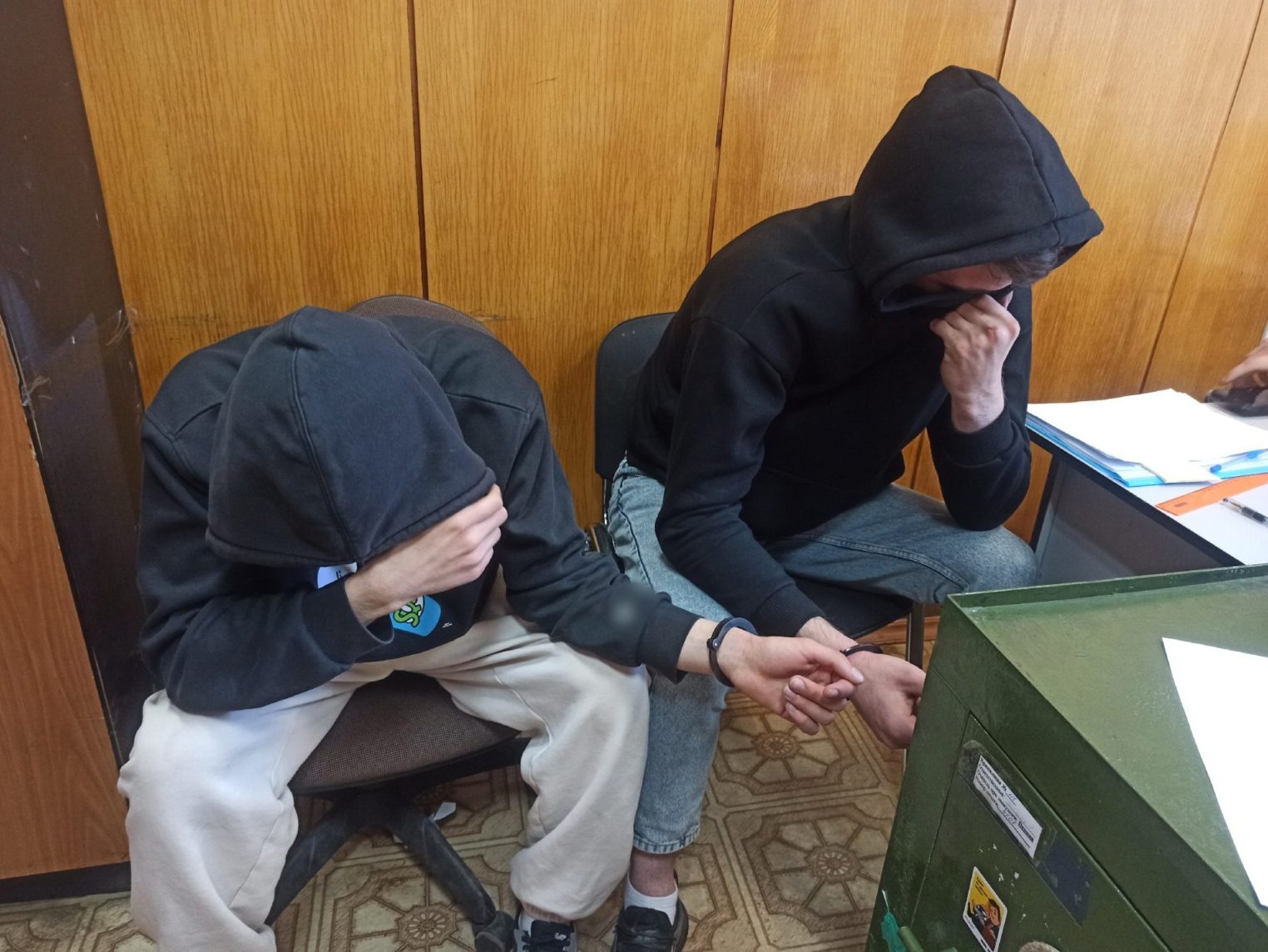 В Костроме поймали москвичей, расклеивающих объявления о продаже запрещенного