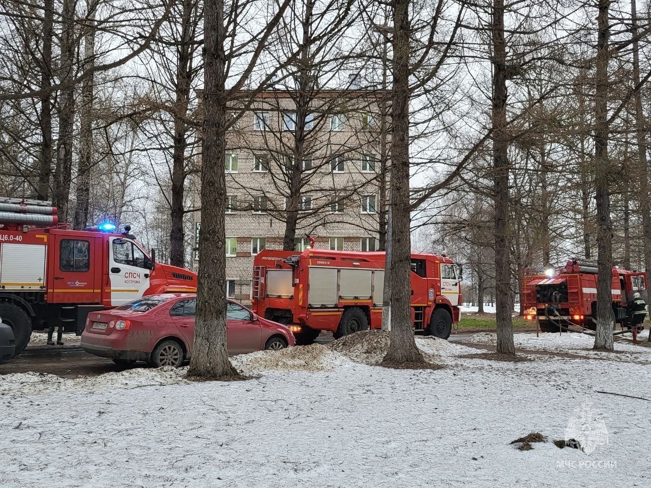 В Костромской области от огня пострадали три взрослых и один подросток