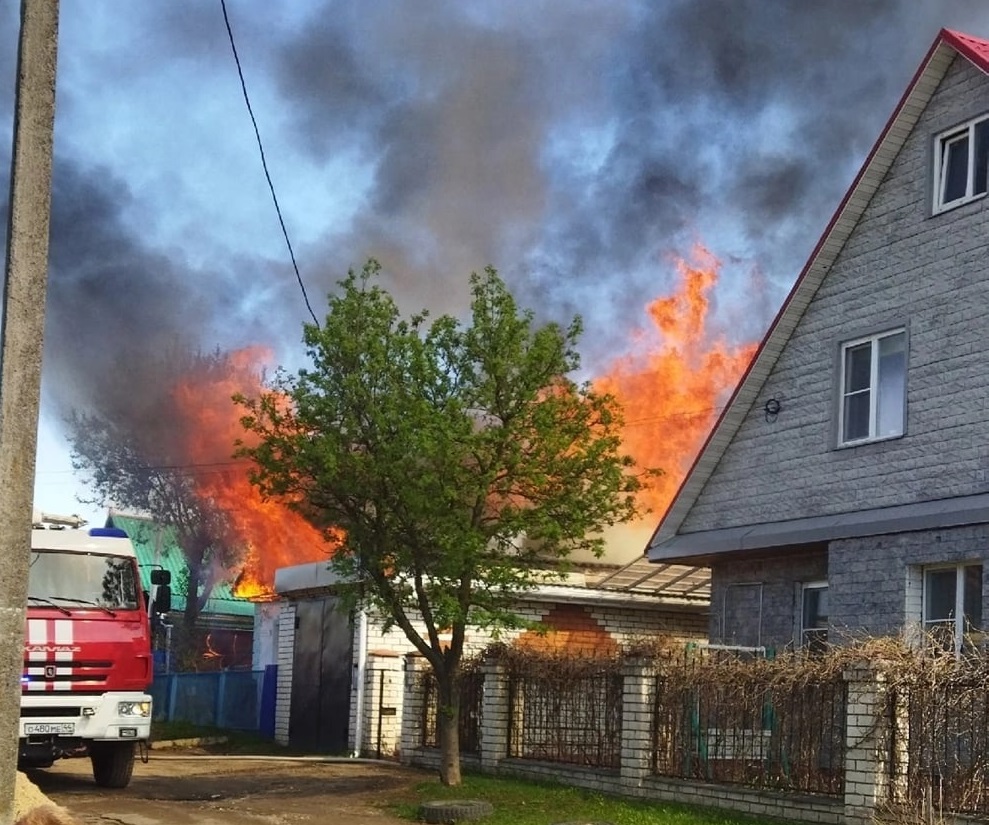 Страшный пожар в Костроме попал на видео
