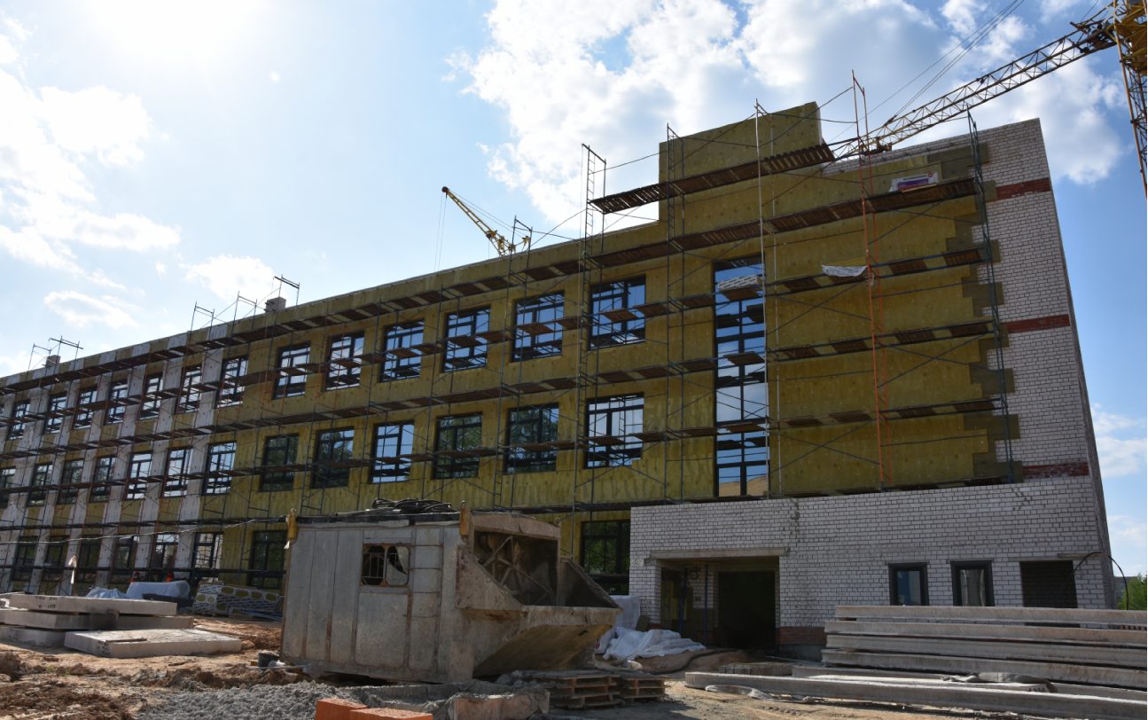 В Костроме возвели последний этаж новой школы в Заволжье