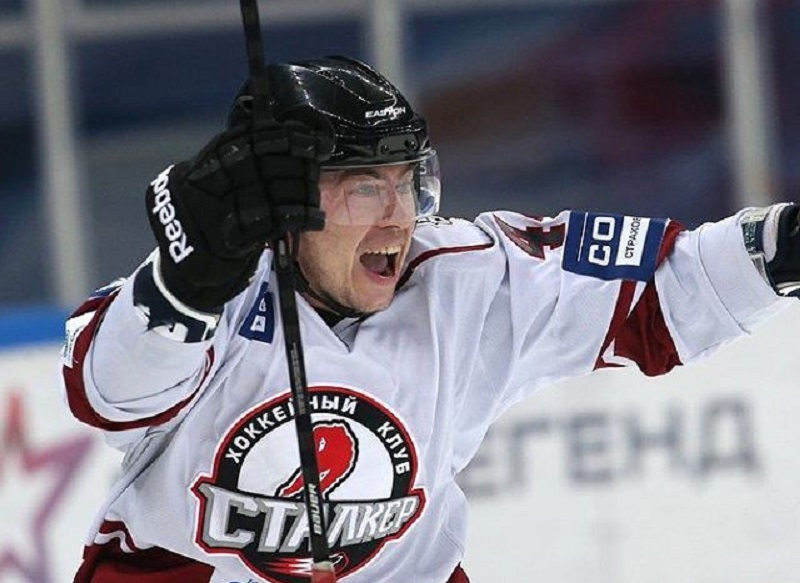 За костромскую хоккейную команду играет Влад Куршев из «Молодёжки» и «Легенды №17»