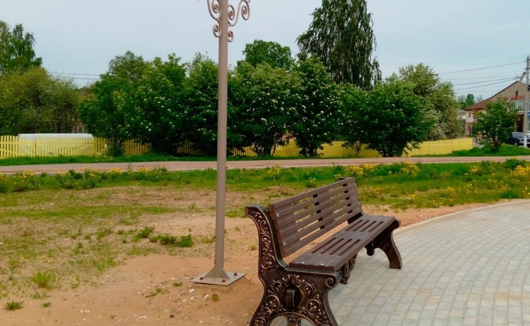 В одном из посёлков Костромской области облагородили центральную площадь