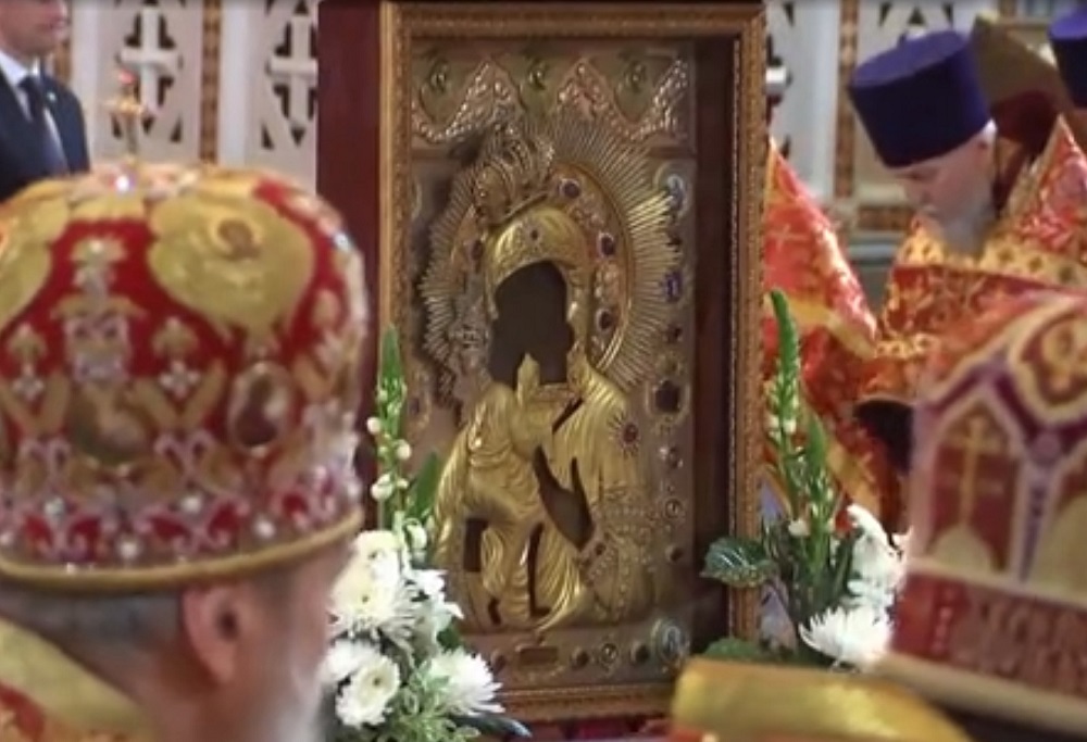 По Первому каналу показали чудотворную икону из Костромы