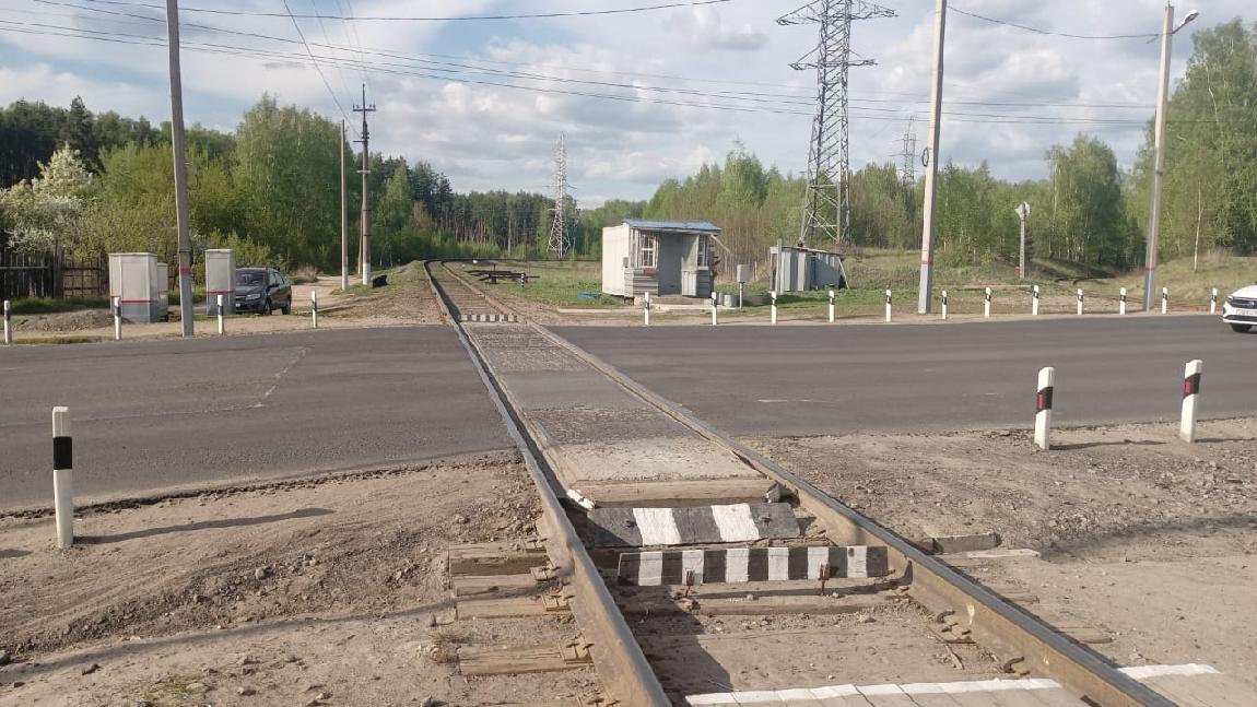 Зашевелились: в Костроме устранили ямы на железнодорожном настиле