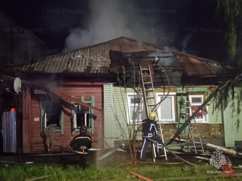 Ночной пожар в Костроме взбудоражил жителей