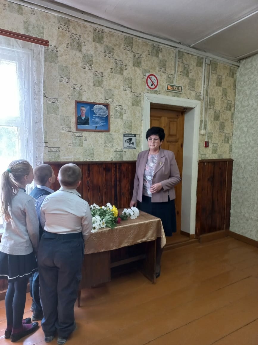 Еще в одной школе Костромской области увековечили память героя