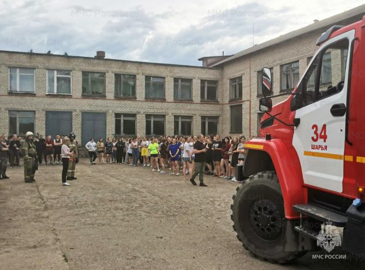 В Костромской области детей эвакуируют из детских садов и школ
