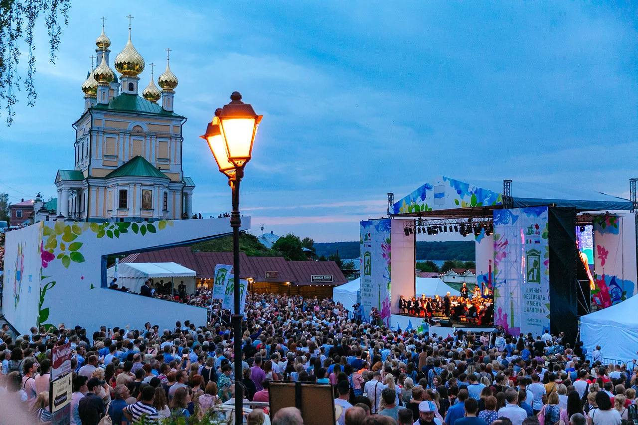 На грандиозном фестивале в Плёсе близ Костромы 17 июня выступят Юрий Башмет и Пелагея