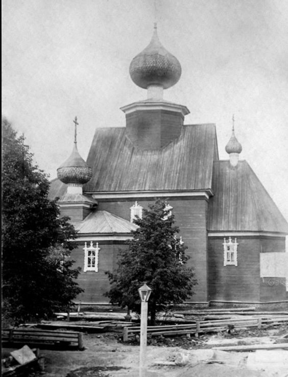 Старинный храм в костромском селе восстанавливают волонтеры со всей России