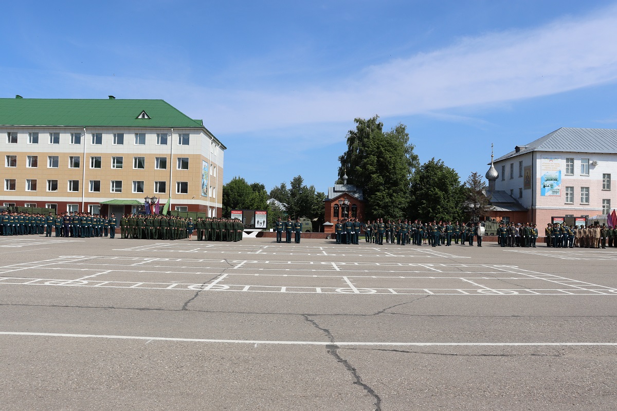 В Костромской Военной академии РХБЗ 17 июня состоялся выпуск кадровых  офицеров | K1NEWS Кострома