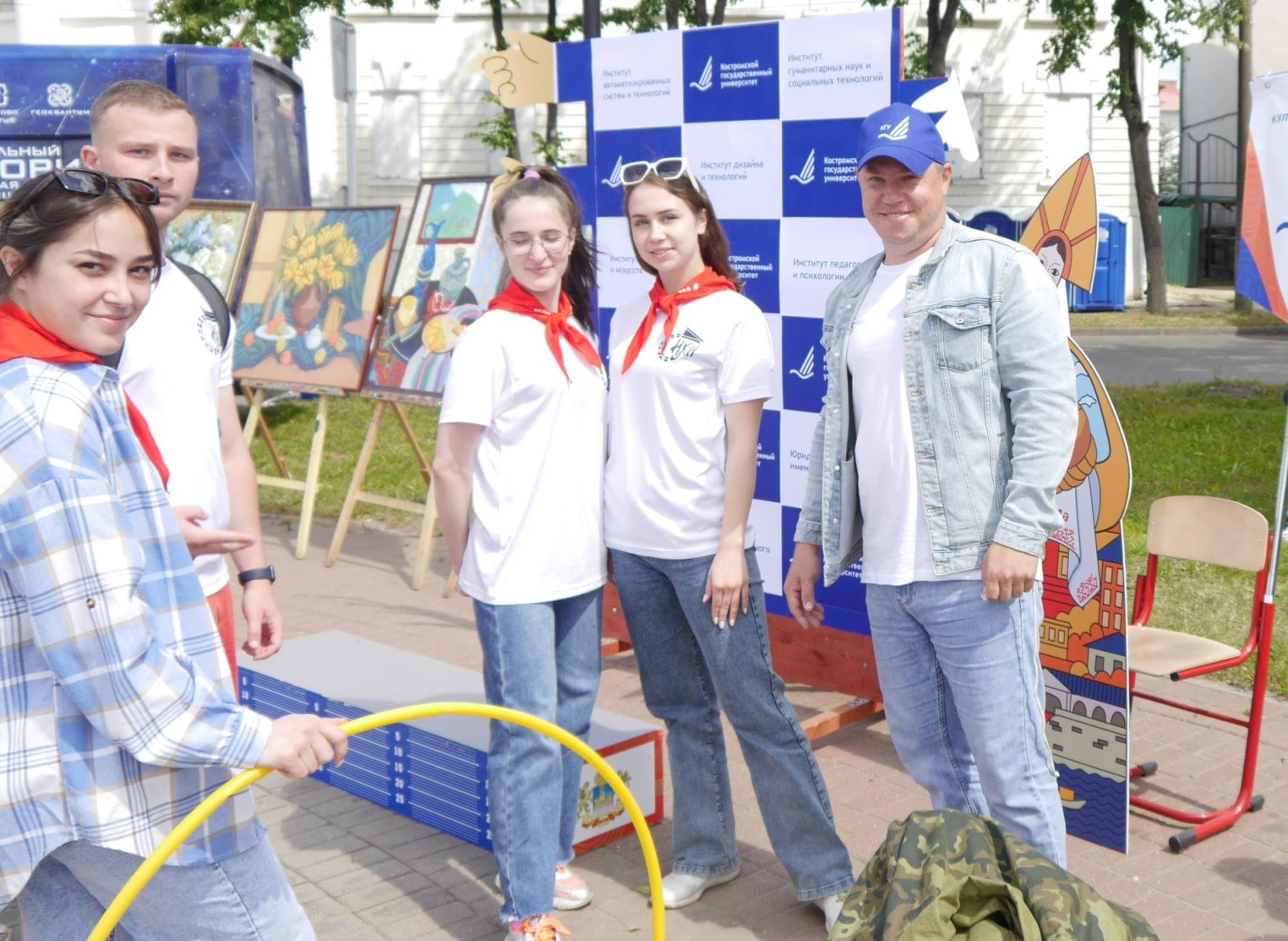 Open-air Костромского госуниверситета: роботы, опыты, общение и спорт