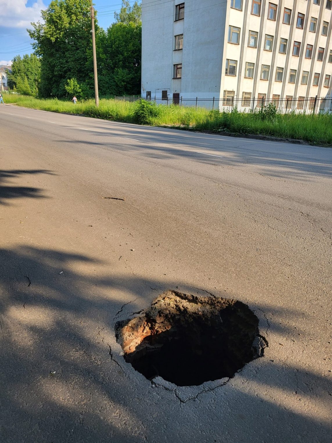 Жители микрорайона Якиманиха в Костроме жалуются на его превращение в Луну