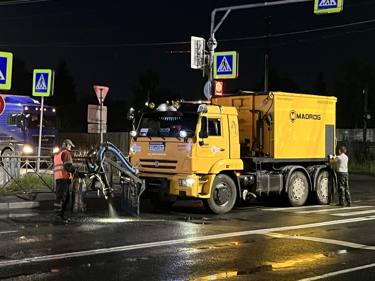 На дороги Костромы вывалили более 50 тонн асфальта