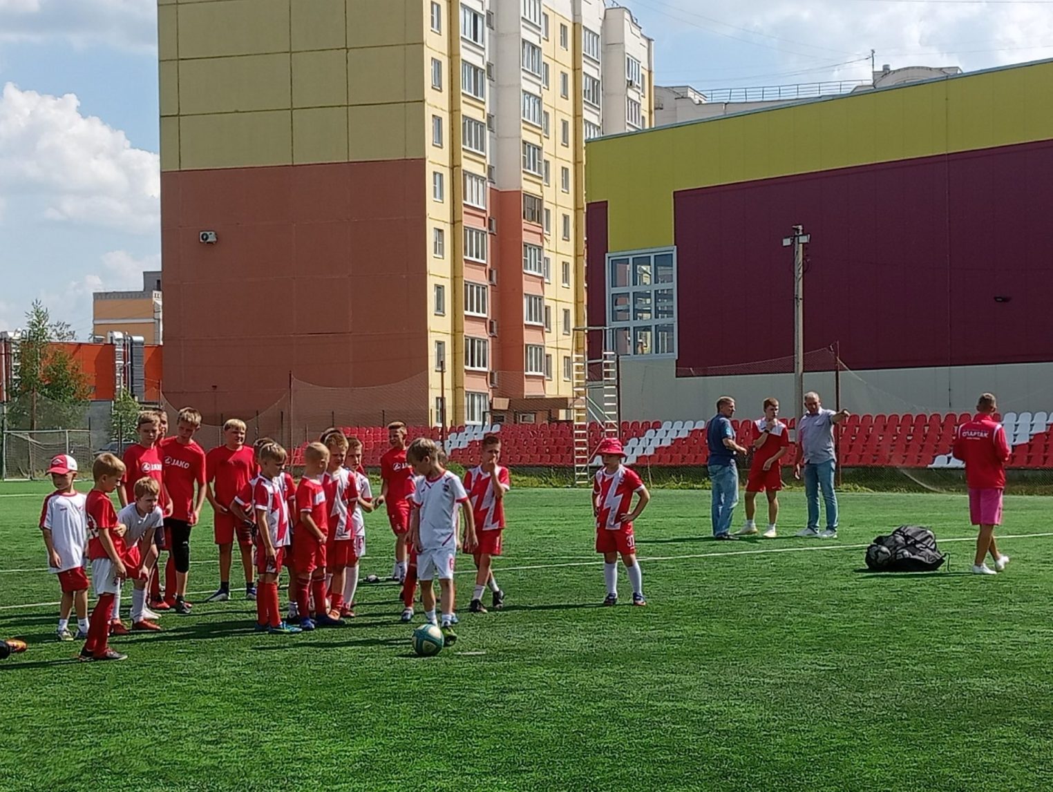 Костромской «Спартак» провел мастер-класс для юных футболистов