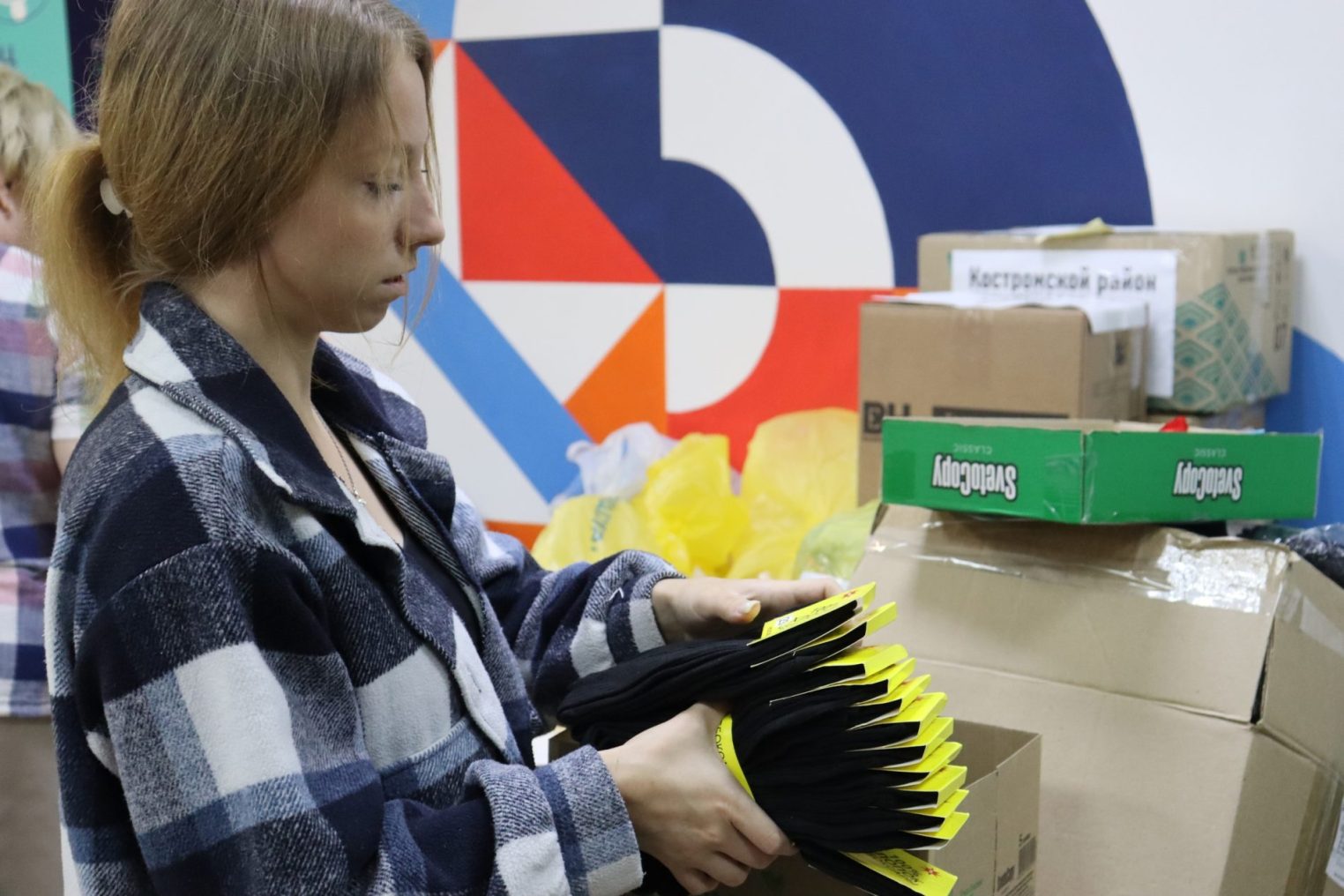 Для бойцов СВО собрали 12 тысяч пар носков в Костромской области