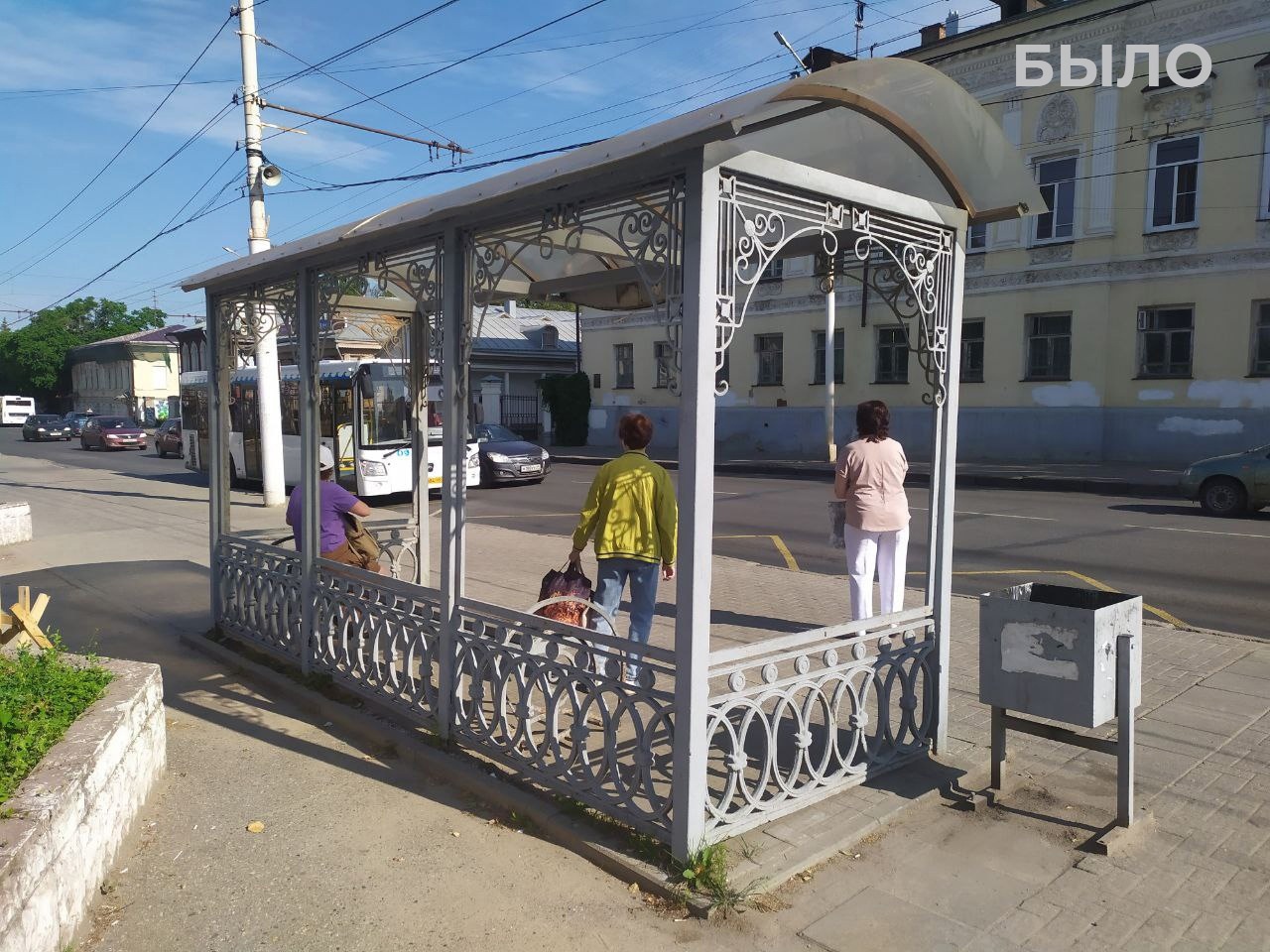 Вслед за автобусами в Костроме обновляют и остановки