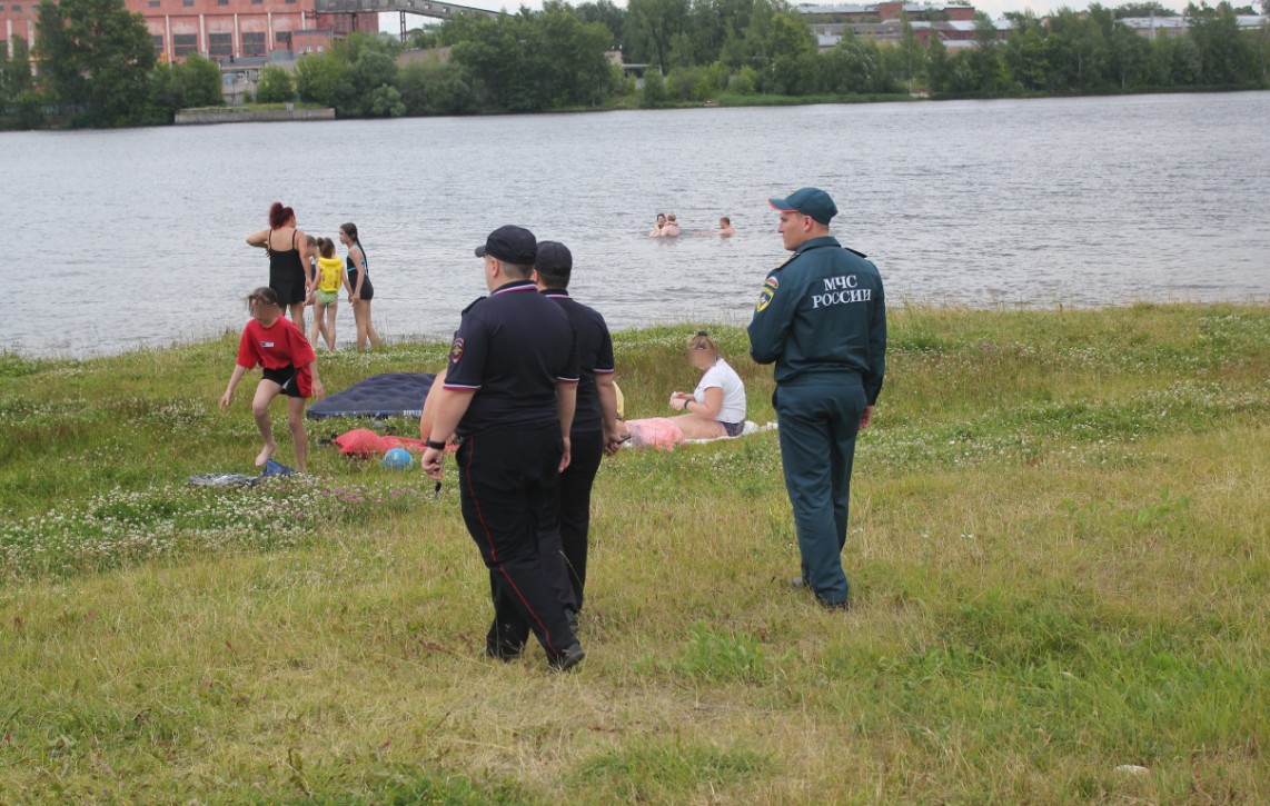 Костромских родителей штрафуют за купающихся без присмотра детей